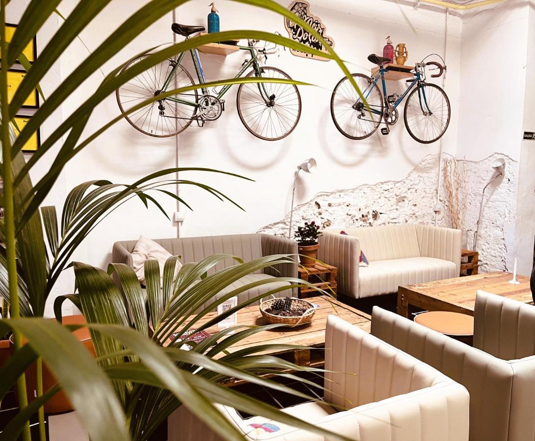 Albergue Bed & Bike Barcelona Exterior foto