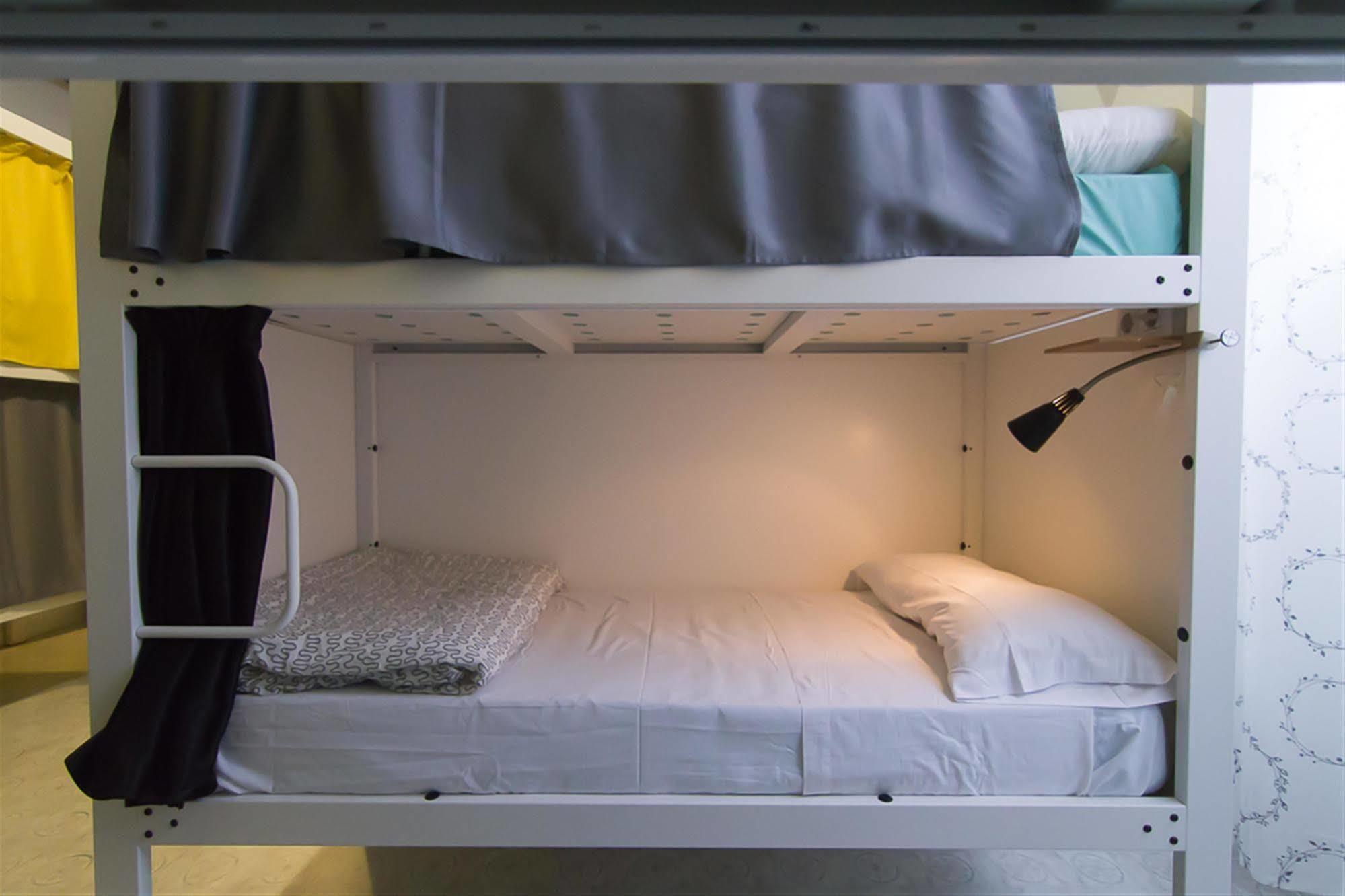 Albergue Bed & Bike Barcelona Exterior foto