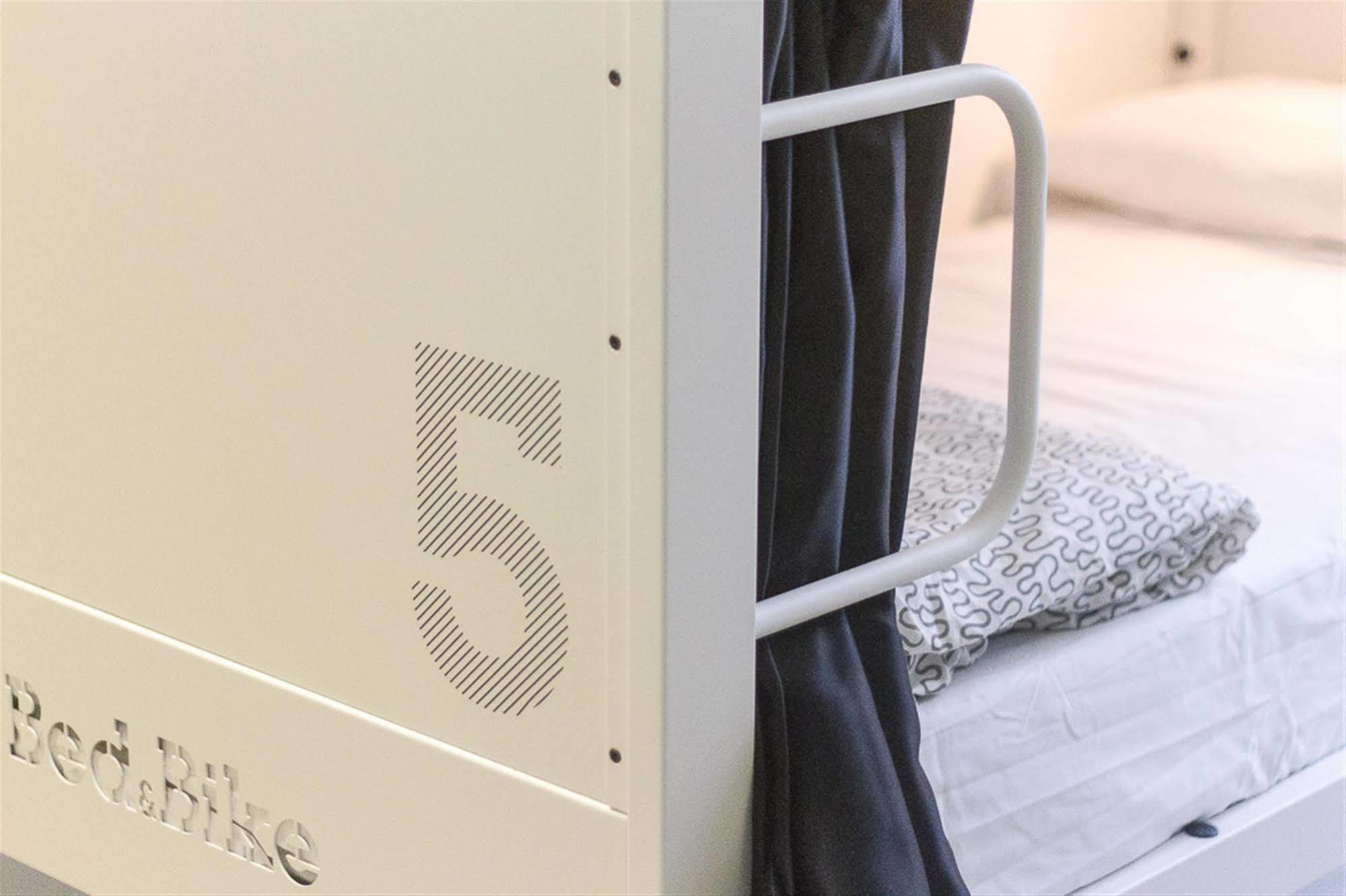 Albergue Bed & Bike Barcelona Exterior foto