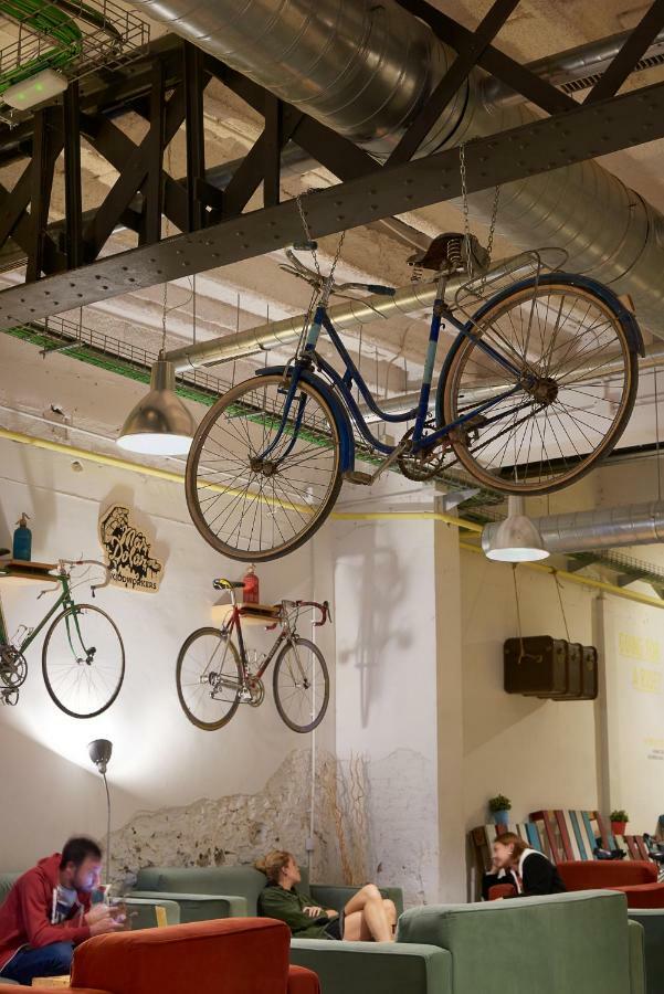 Albergue Bed & Bike Barcelona Exterior foto